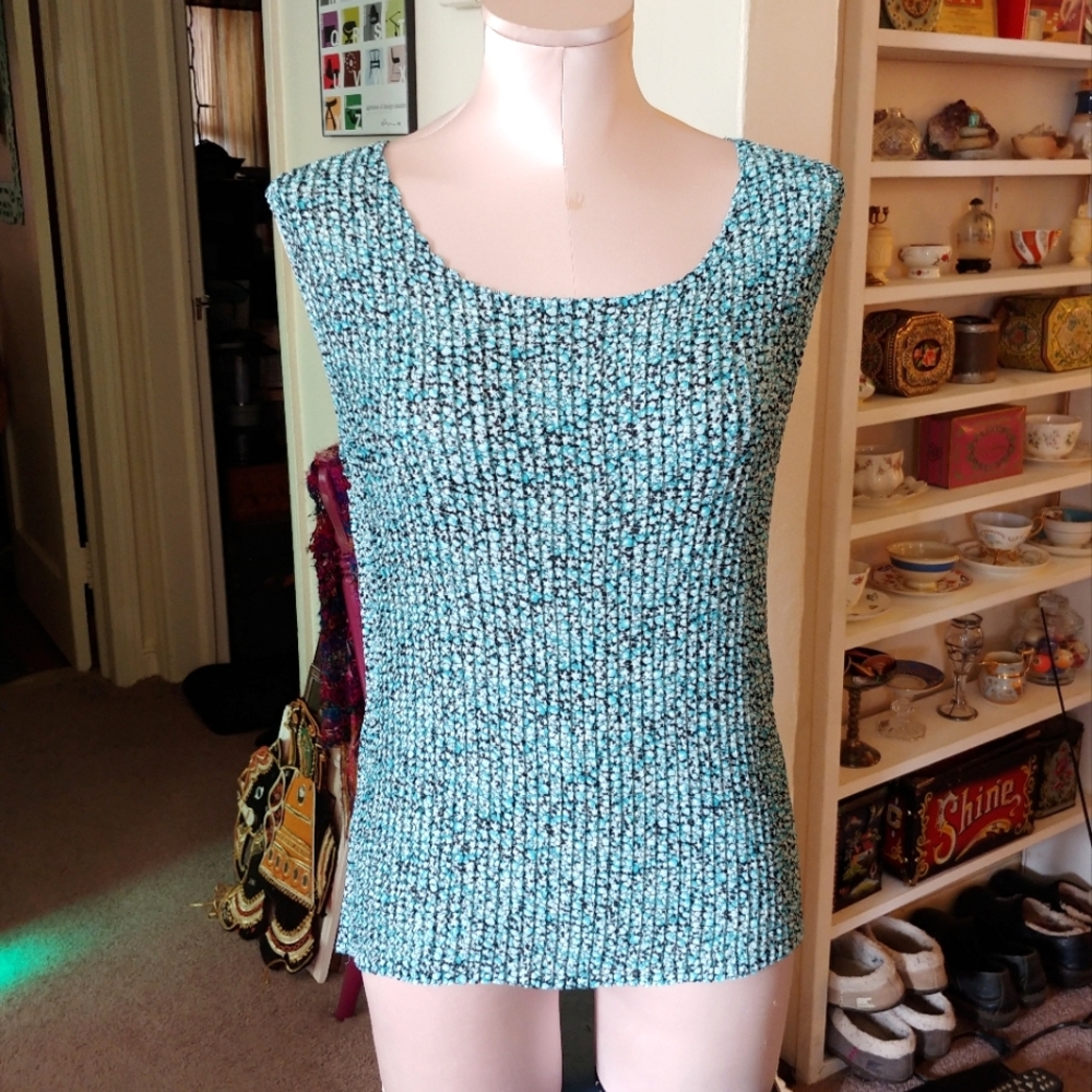 Textured Sleeveless Top in Blue and White